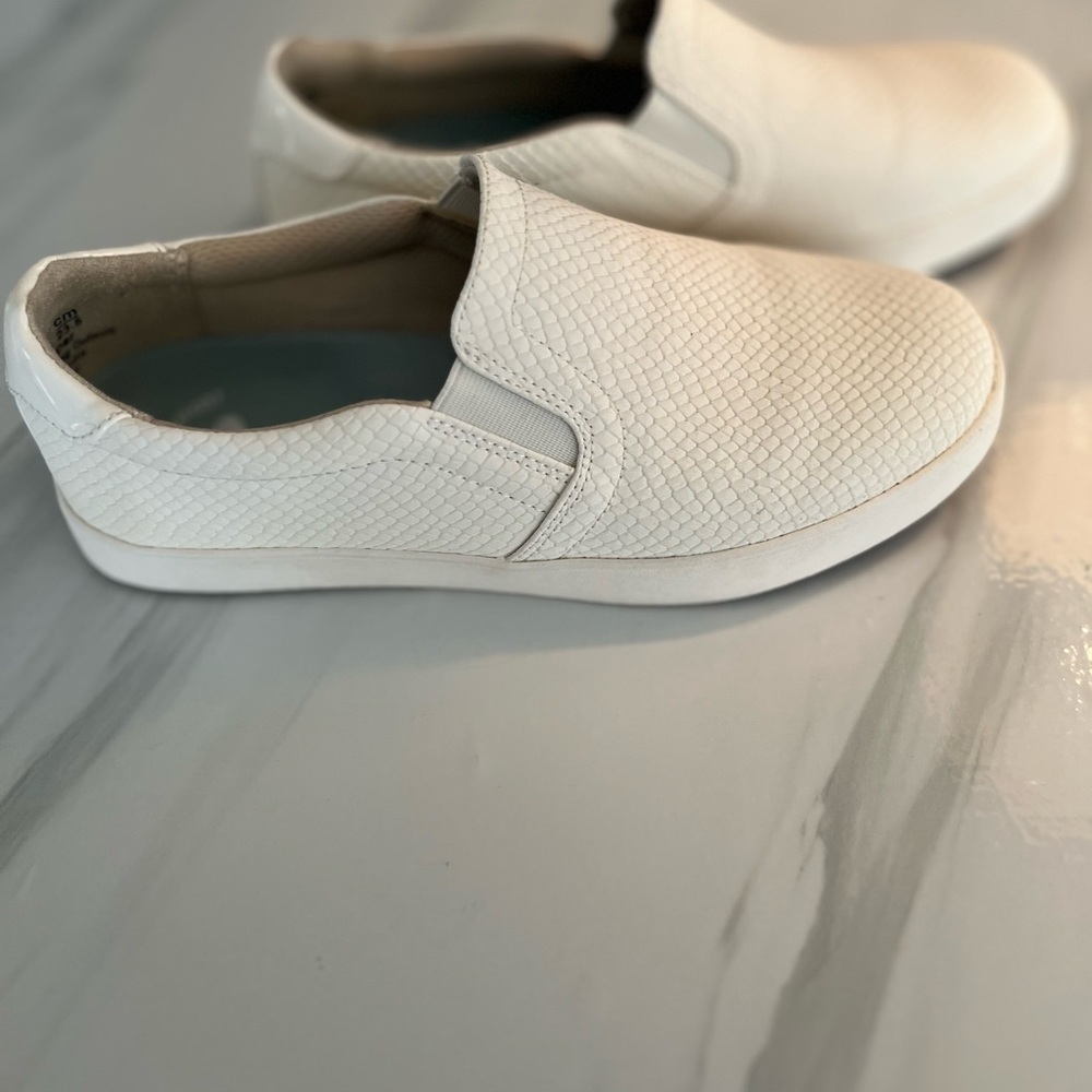 Dr. Scholl's Light Beige Slip-On Athletic Shoes Size 7W
